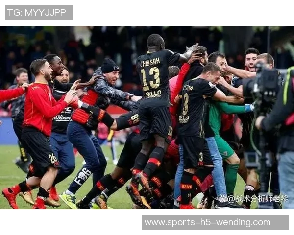 埃因霍温在欧冠赛季中禁区外进球领跑那不勒斯遭遇单场三球重创